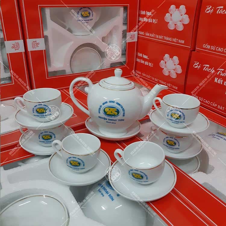 Bộ ấm trà Camelia viền chỉ vàng kim (650ml – 800ml)